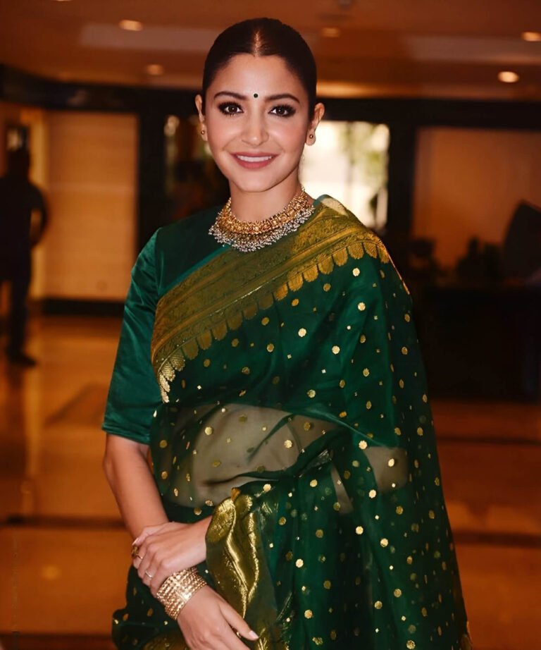 Anushka-Sharma-in-a-green-Chanderi_handloom_saree_saree-at-Priyadarshini-Academy-Global-Awards-2_Maahishmati_Sarees__2_-transformed